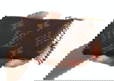 Obeski za ključe Louis Vuitton Key Pouch Monogram Brown Rjava | M62650, 1