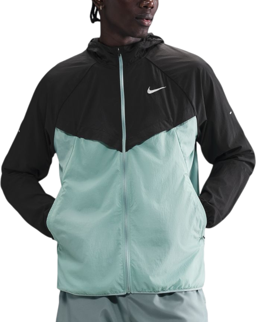Vetrovka Nike Stride Hooded Windrunner Jacket Črna | hv4548-014