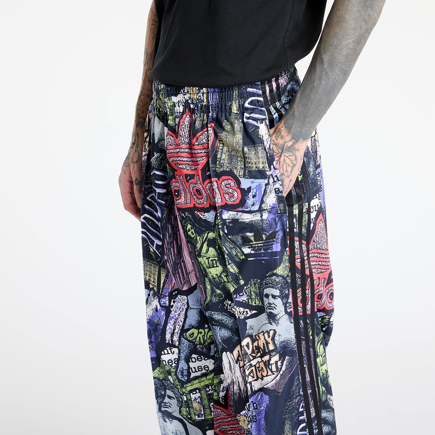 Trenirka adidas Performance Jeremy Scott Pride AOP Track Pants Večbarvna | JY2021, 1