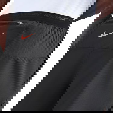 Kratke hlače Nike Nike Stride 5" Running Shorts Črna | hv2132-010, 1