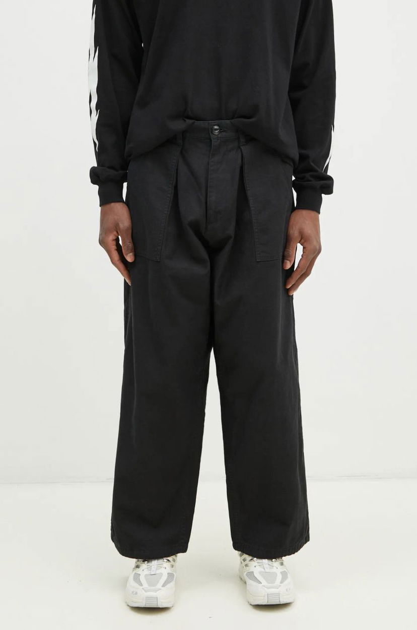 Cargo hlače Neighborhood NEIGHBORHOOD Cotton Pleated Trousers Črna | 242AQNH.PTM02