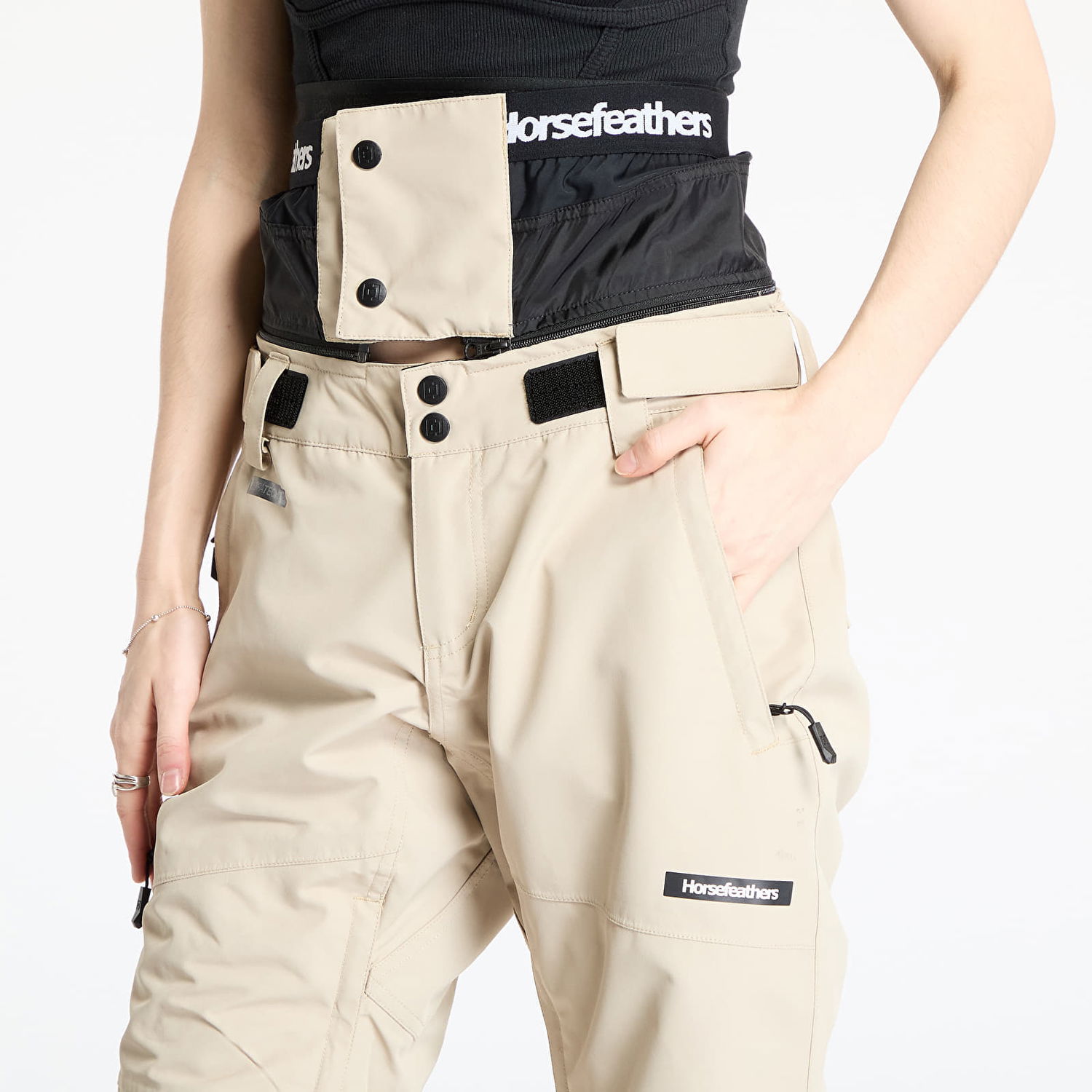 Cargo hlače Horsefeathers Horsefeathers Lotte II Shell Pants Bež | OW225D, 1