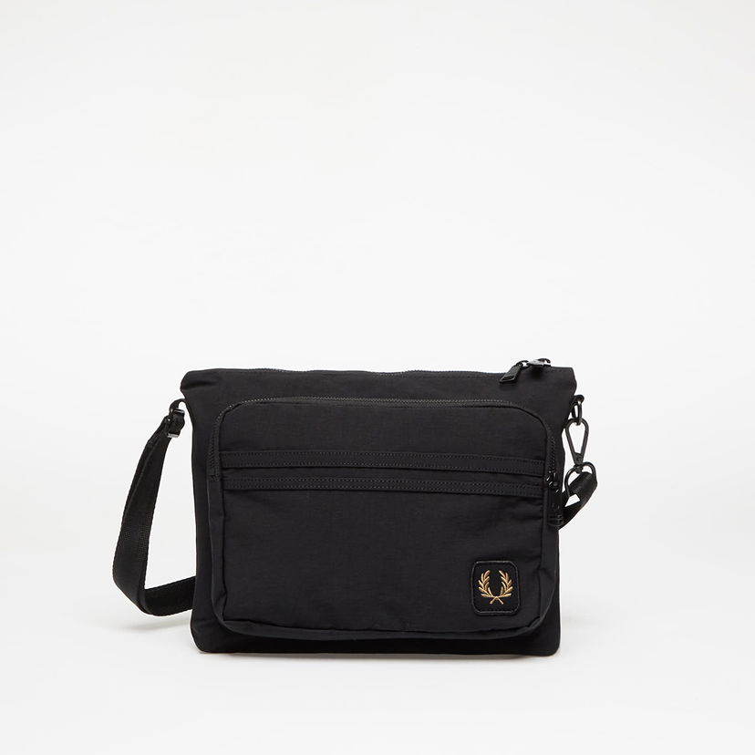 Torba za čez ramo Fred Perry FRED PERRY Nylon Badge Crossbody Bag Črna | L1193 102