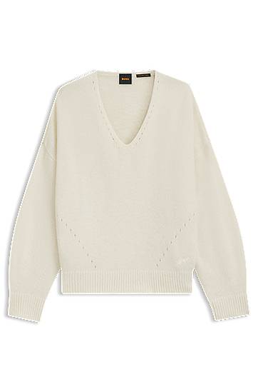Pleteni pulover BOSS Relaxed Fit V-neck Sweater with Stitch Details in Italian Yarn Bež | 50550464
