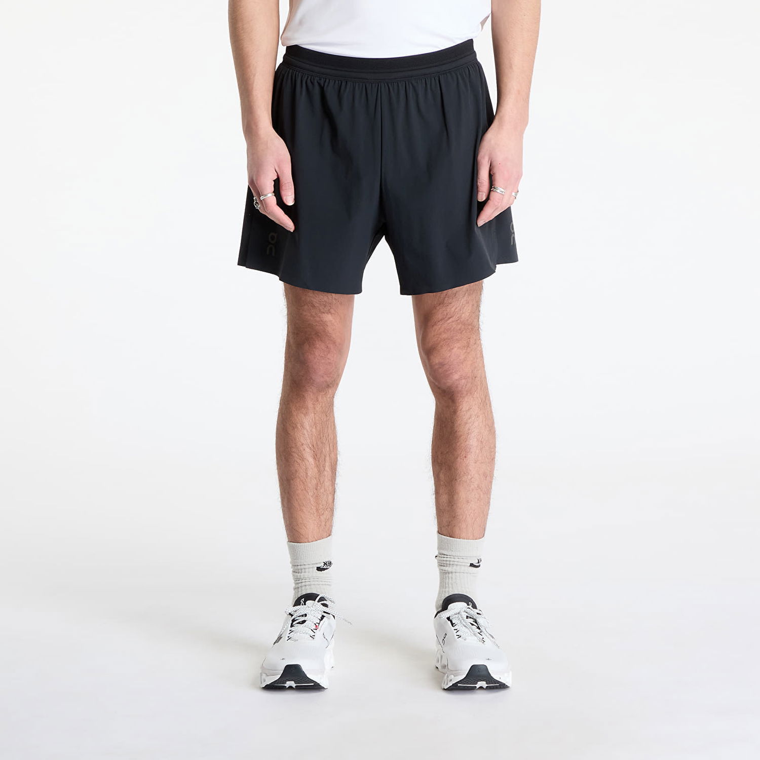 Kratke hlače On Running 5" Performance Shorts Črna | 1MF10750553 M, 0