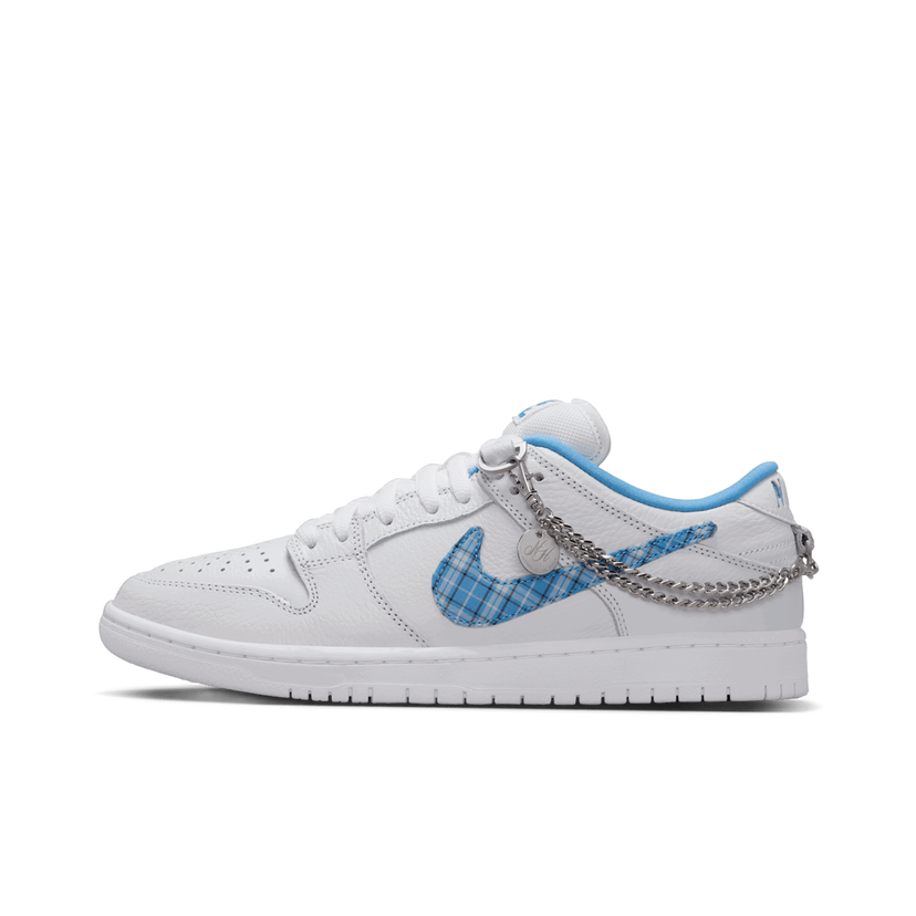 Superge in čevlji Nike SB Nicole Hause x Dunk Low Pro "White & University Blue" Bela | FZ8802-100