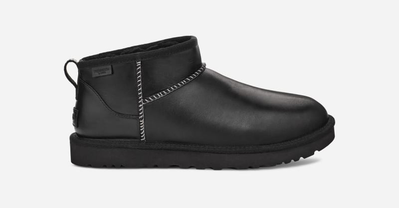 Superge in čevlji UGG Classic Ultra Mini Leather Regenerate Boot Črna | 1158191-BLK