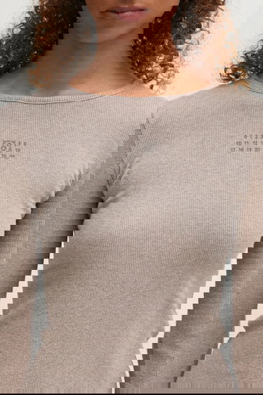 Majica Maison Margiela MM6 Maison Margiela Fitted Ribbed Long Sleeve T-Shirt Bež | S52NH0029.M20122.809, 3