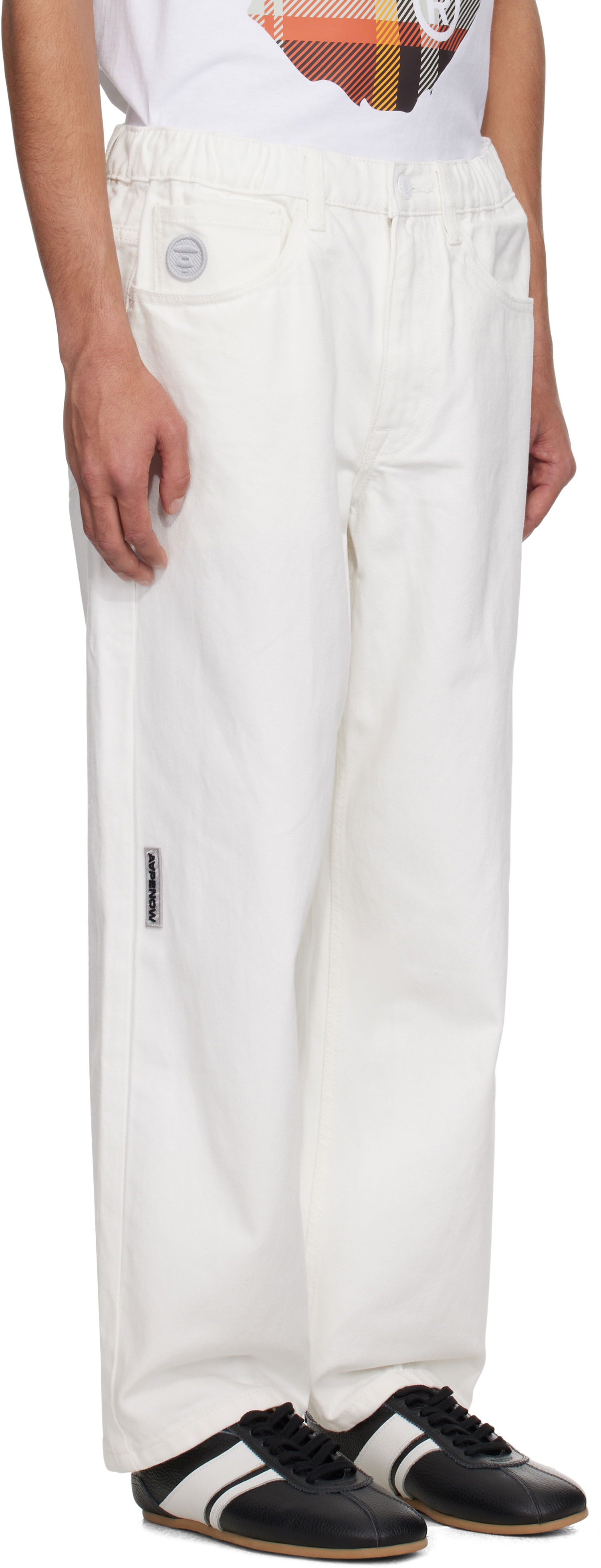 Hlače AAPE by A Bathing Ape AAPE by A Bathing Ape 'AAPE Now' Moonface Logo Jeans Bela | AAPPTMB662XAOWHX, 1