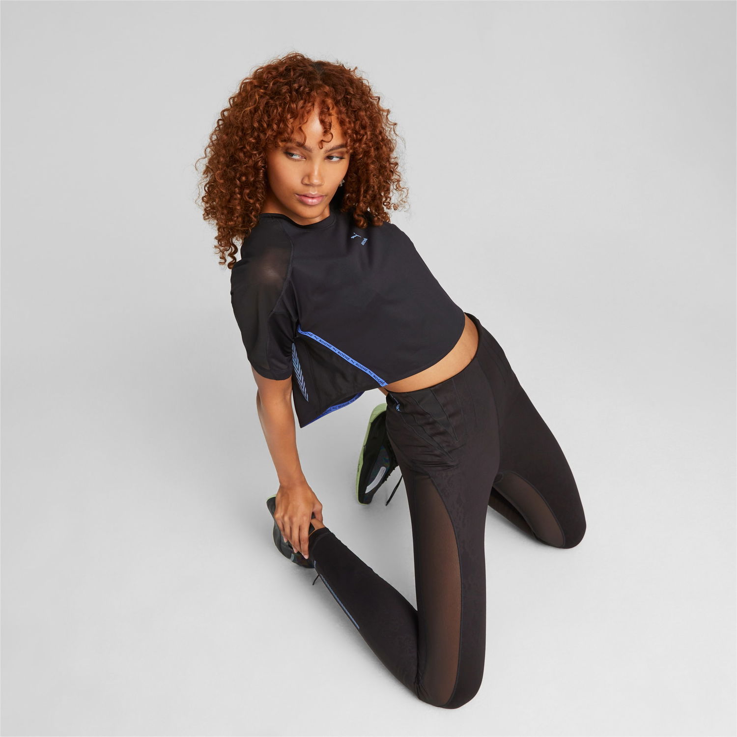 Krop-top Puma x KOCHÉ Cropped T-Shirt Črna | 535984_01, 0