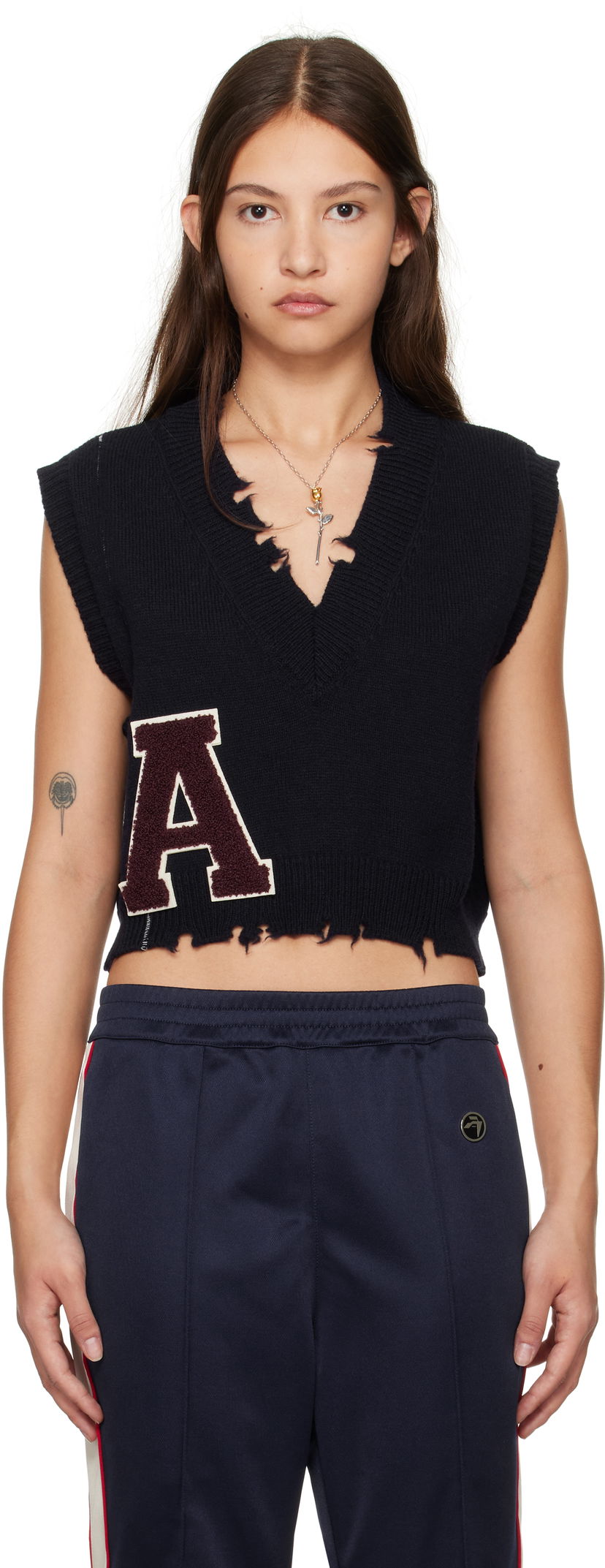 Pleteni pulover Ambush Destroyed Rib Knit Vest Črna | BWHZ002F24KNI0014628