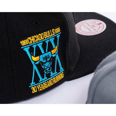 Kapa Mitchell & Ness NBA Core Xi Snapback Chicago Bulls Black Črna | HHSS6751-CBUYYPPPBLCK, 6