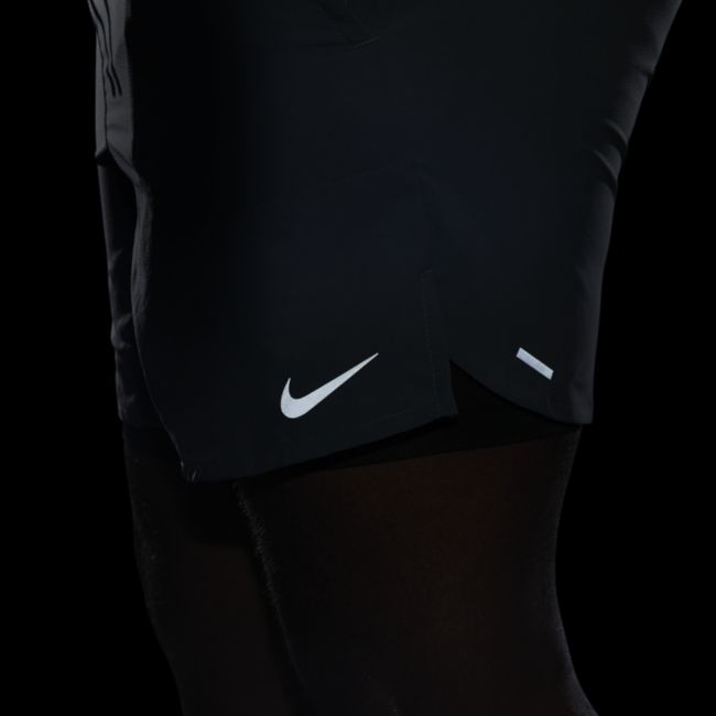 Kratke hlače Nike Dri-FIT Stride 2-In-1 Running Shorts Siva | DM4759-084, 1