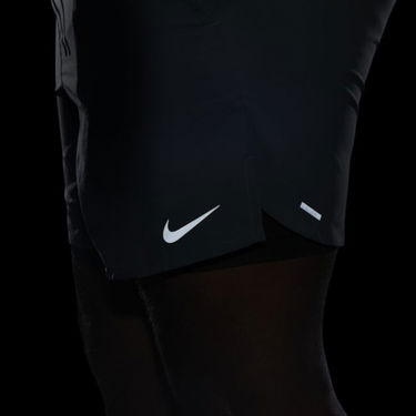 Kratke hlače Nike Dri-FIT Stride 2-In-1 Running Shorts Siva | DM4759-084, 1