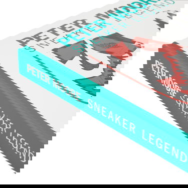 Knjige in revije Rizzoli Peter Moore: Sneaker Legend by Jason Coles/Jacques Chassaing/Tinker Hatfield Bela | 9780847835430, 2