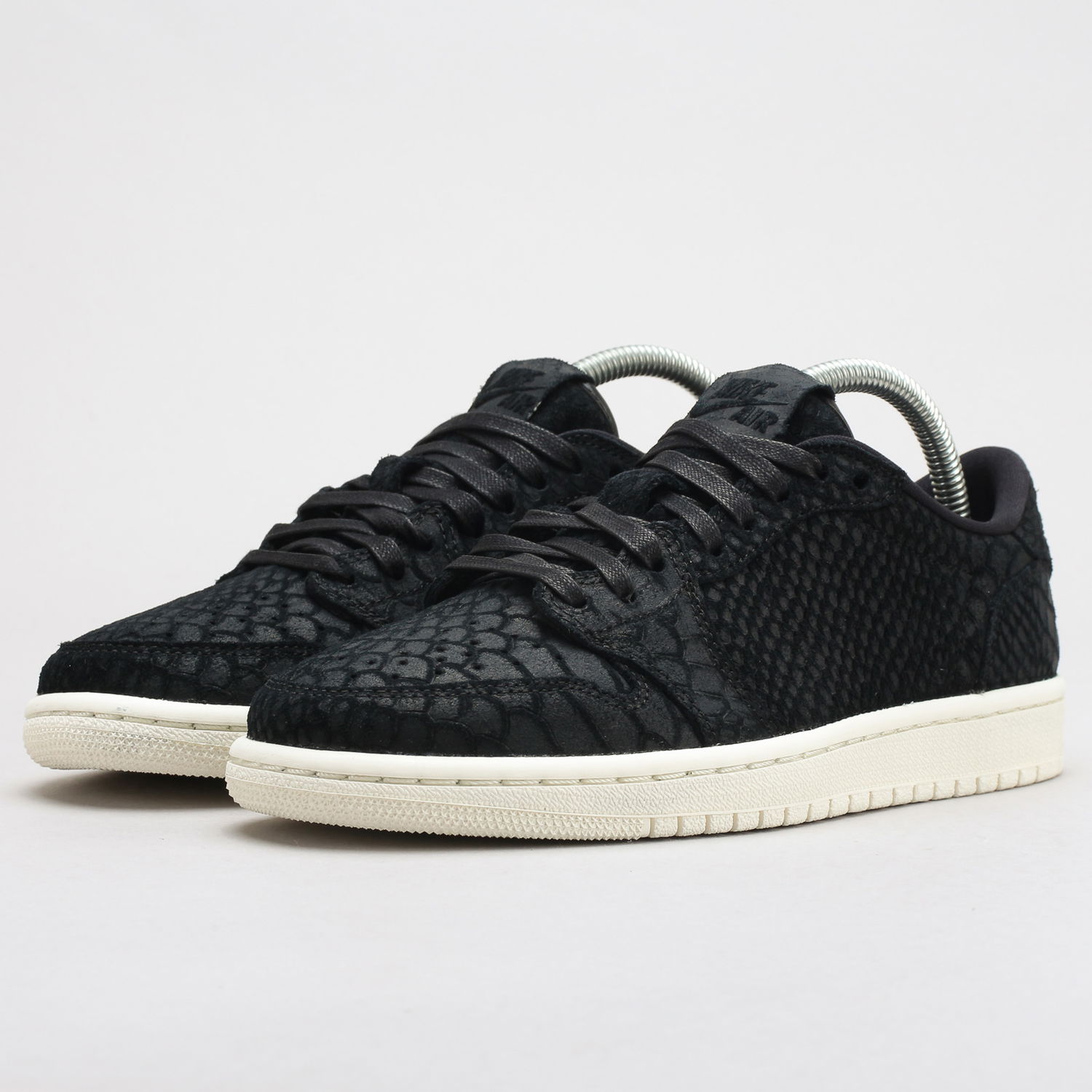 Superge in čevlji Jordan Air Jordan 1 Retro Low ''Black Python'' W Črna | AJ6004-010, 1
