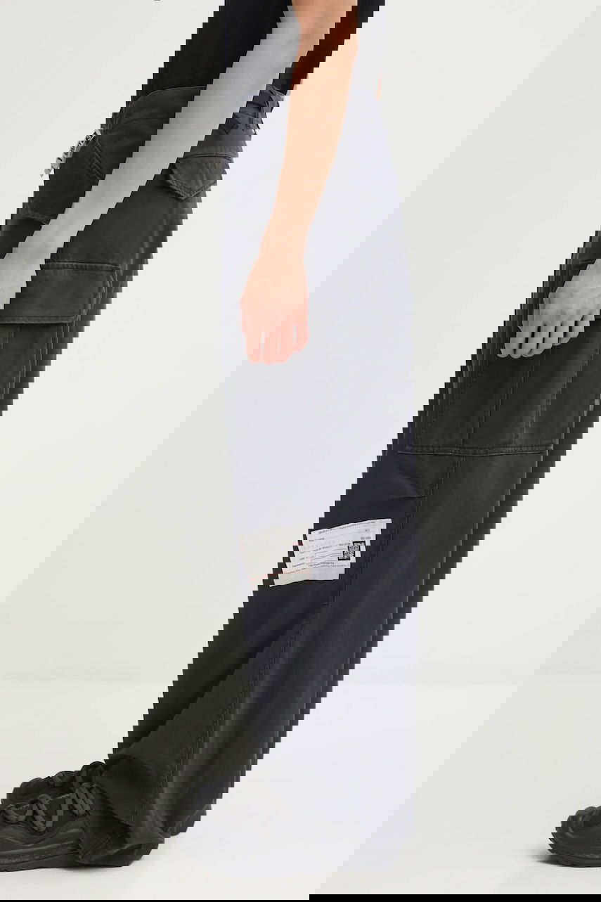 Cargo hlače Maison MIHARA YASUHIRO Maison MIHARA YASUHIRO HUGE LAYERED Cargo Pants Črna | A15PT056, 1