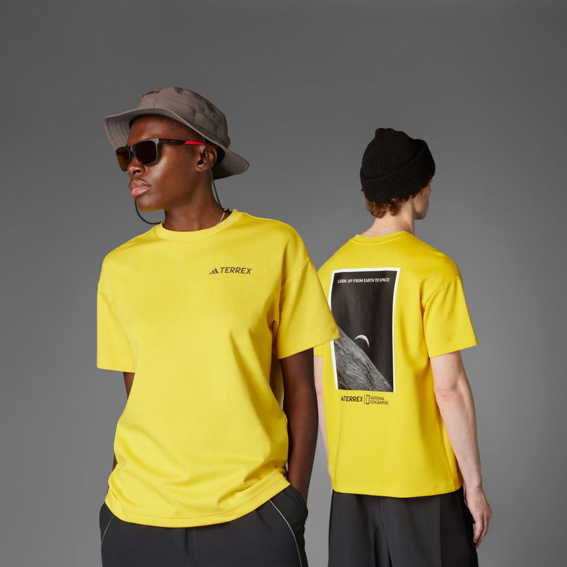 Majica adidas Performance National Geographic AEROREADY Graphic Tee Rumena | JD5955