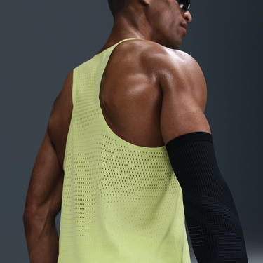 Majica brez rokavov Nike AeroSwift Dri-FIT ADV Running Singlet Rumena | FN4231-736, 1