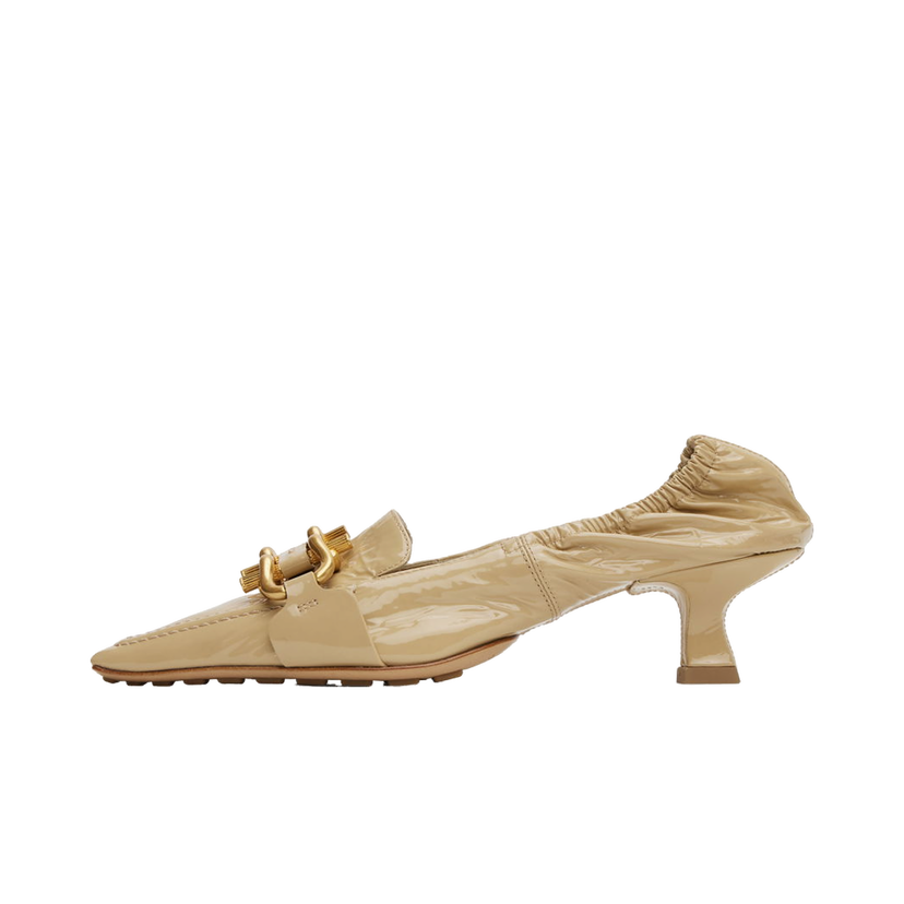Superge in čevlji Bottega Veneta Patent Leather Buckle Pumps Bež | 708897 V28Q0