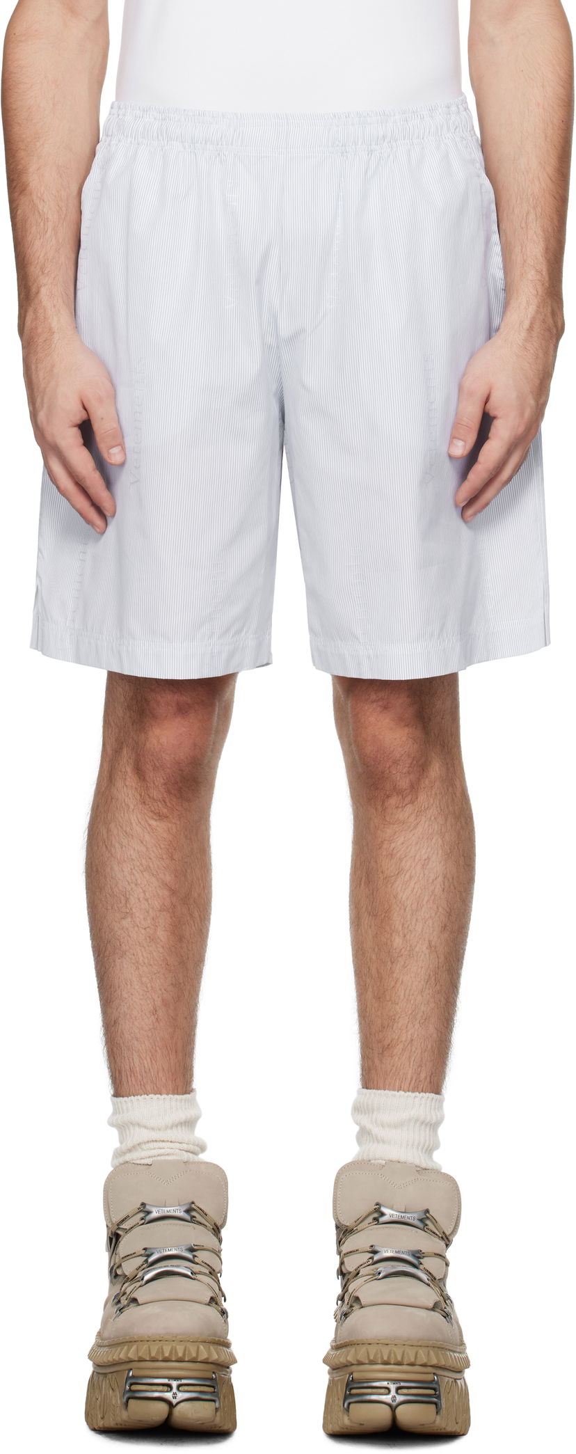 Kratke hlače VETEMENTS Pinstripe Shorts Bela | UA66SS400N