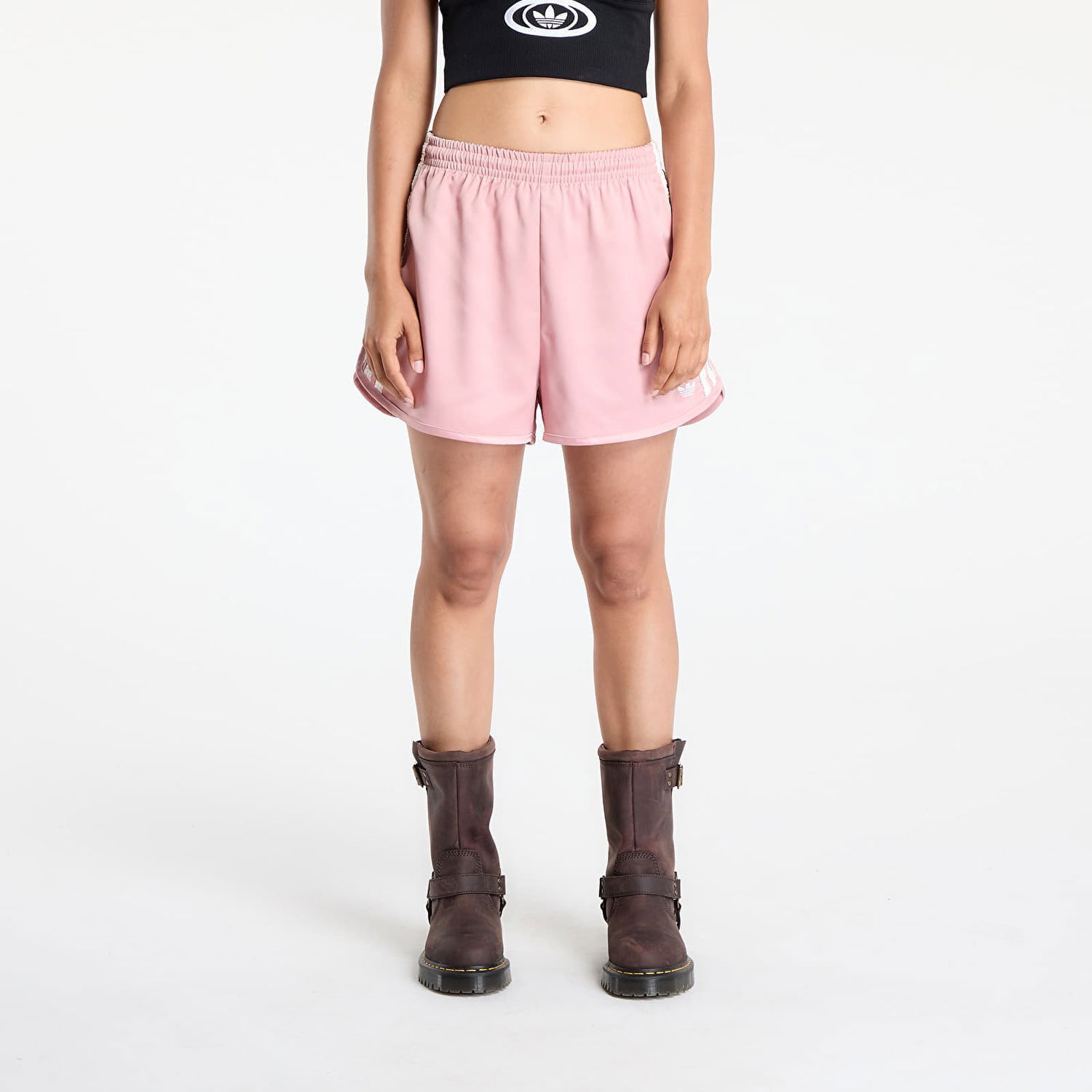 Kratke hlače adidas Originals adidas Originals Satin Ruffle 3-Stripes Shorts Roza | KC8818, 0