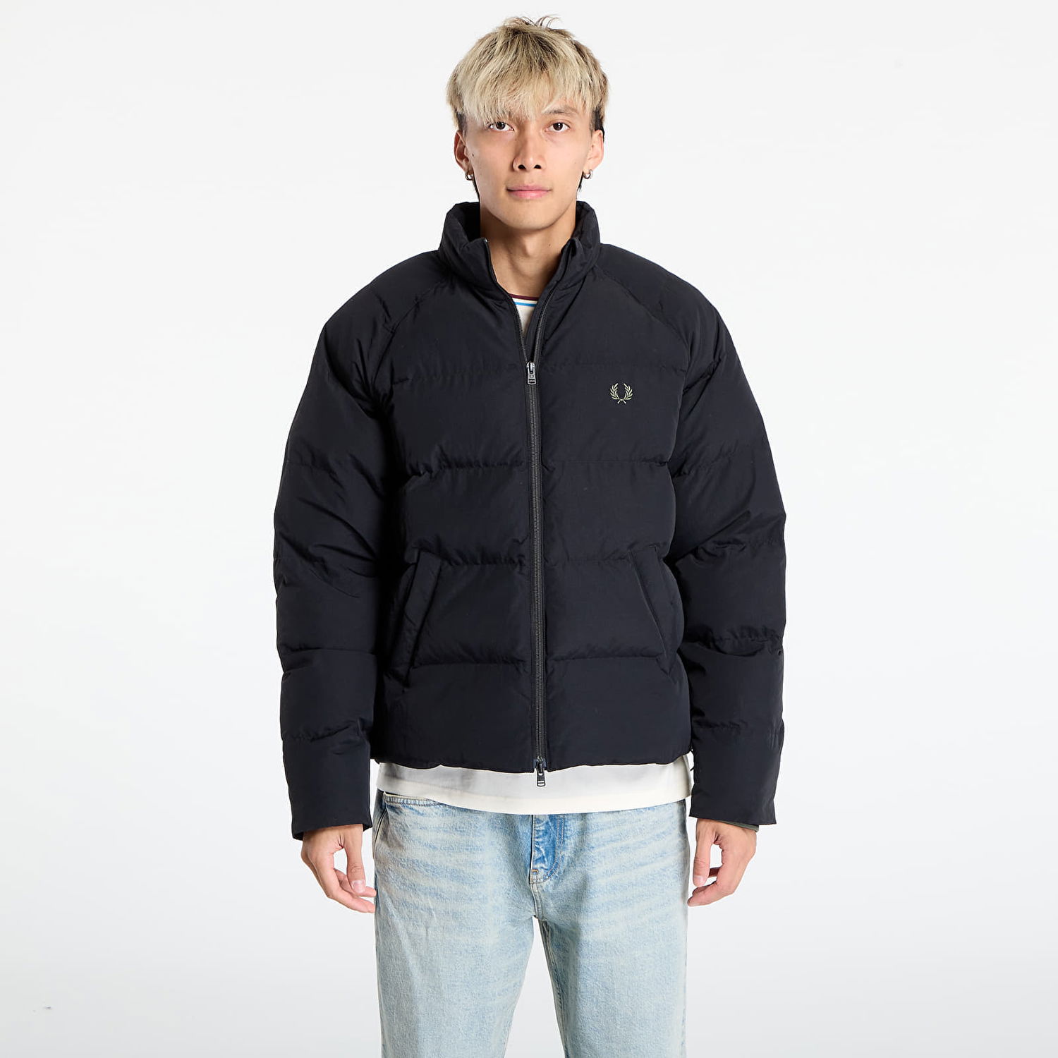 Puhovka Fred Perry FRED PERRY Raglan Sleeve Padded Jacket Črna | J1309 102, 0