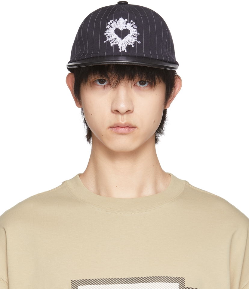 Kapa We11done We11done Heart Embroidery Pinstripe Baseball Cap Črna | WD-AH1-22-405-U-NV