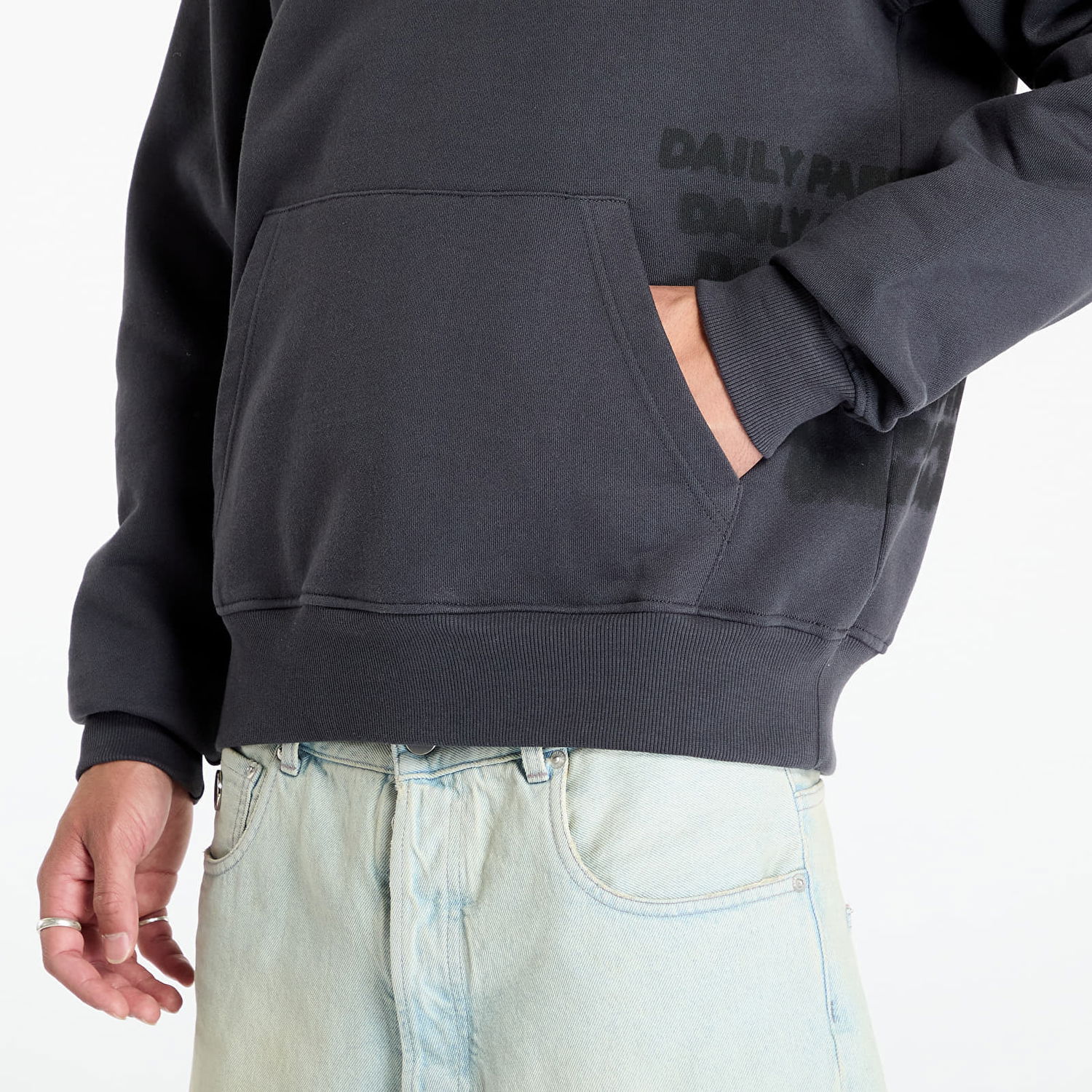 Pulover DAILY PAPER Overload Hoodie Obsidian Black Črna | 2421041, 1