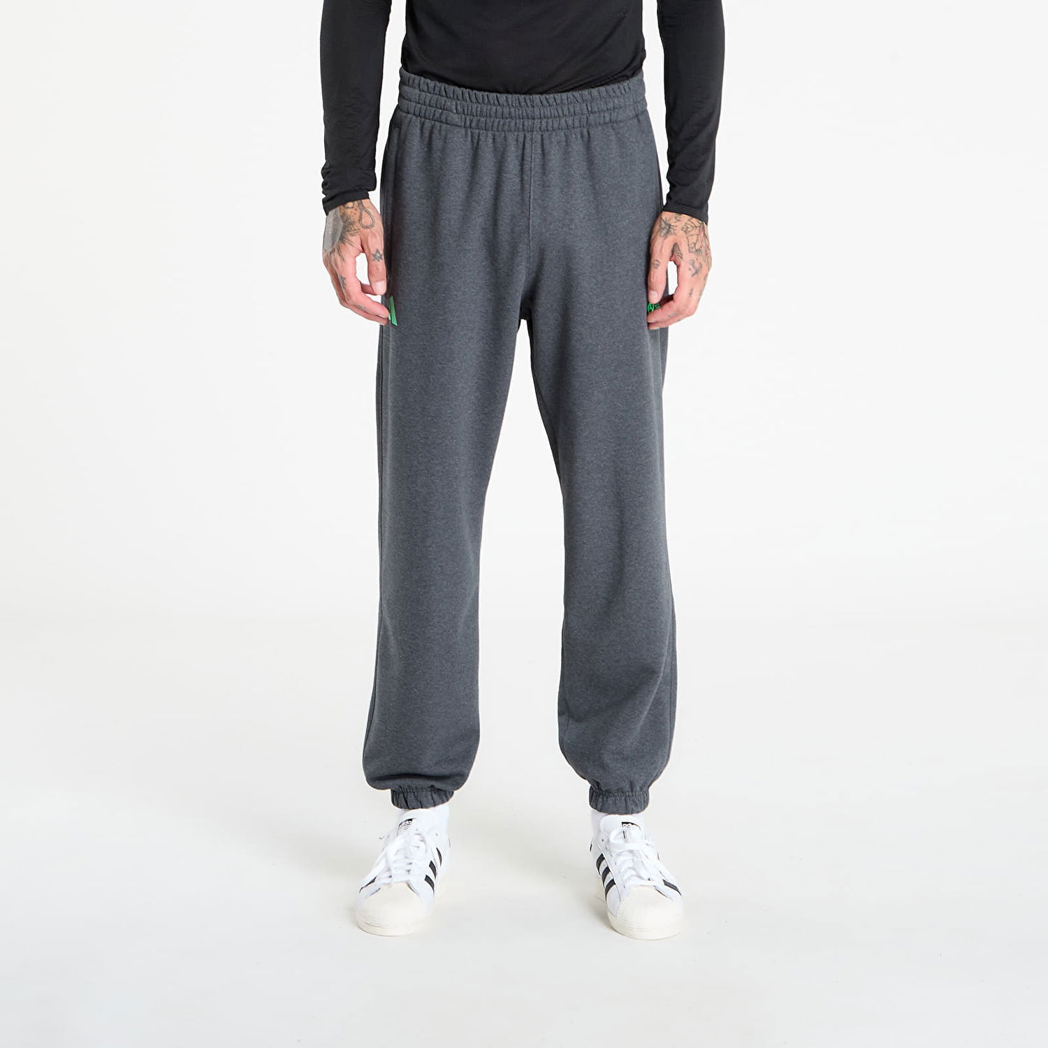 Trenirka adidas Performance Mercedes - AMG Petronas Formula One Team Premium Sweat Joggers Siva | JX8777, 0