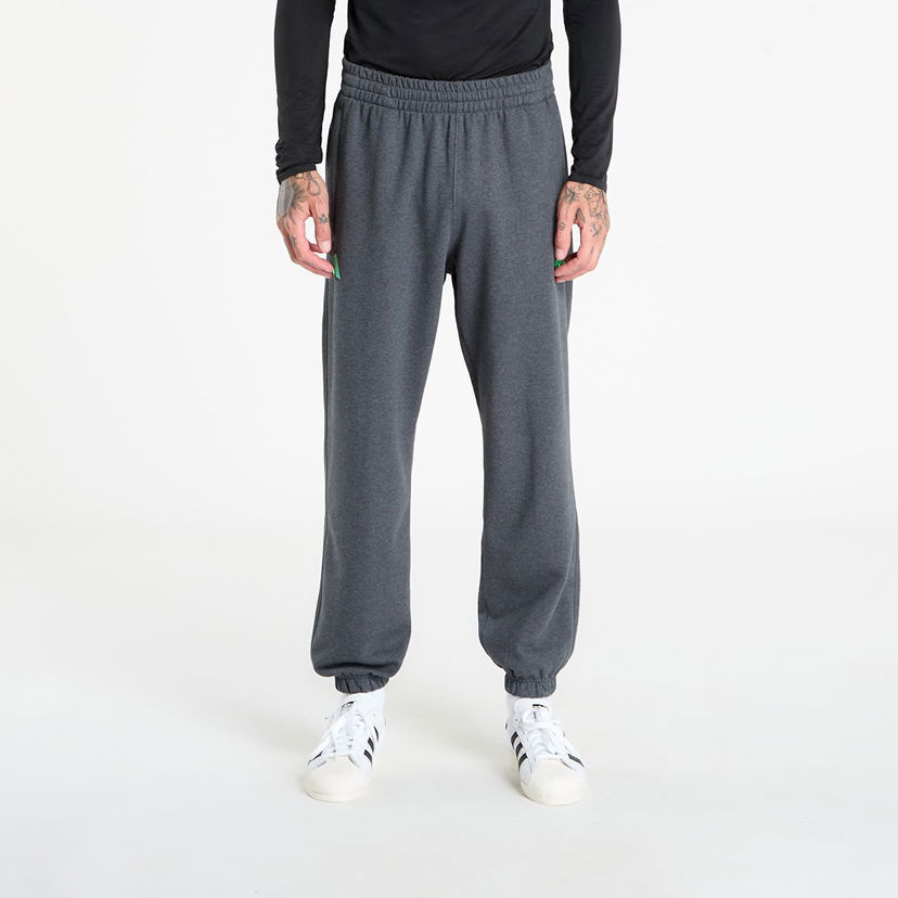 Trenirka adidas Performance Mercedes - AMG Petronas Formula One Team Premium Sweat Joggers Siva | JX8777