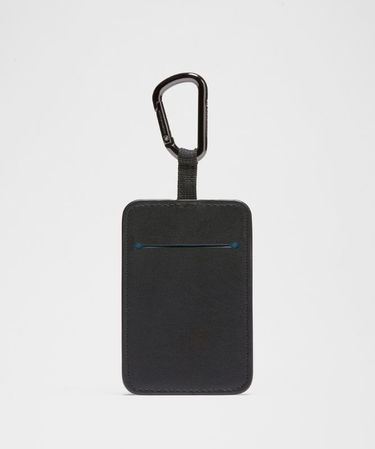 Obeski za ključe lululemon Leather Alternative Tag with Carabiner SLNSH Collection Črna | prod11870532, 2