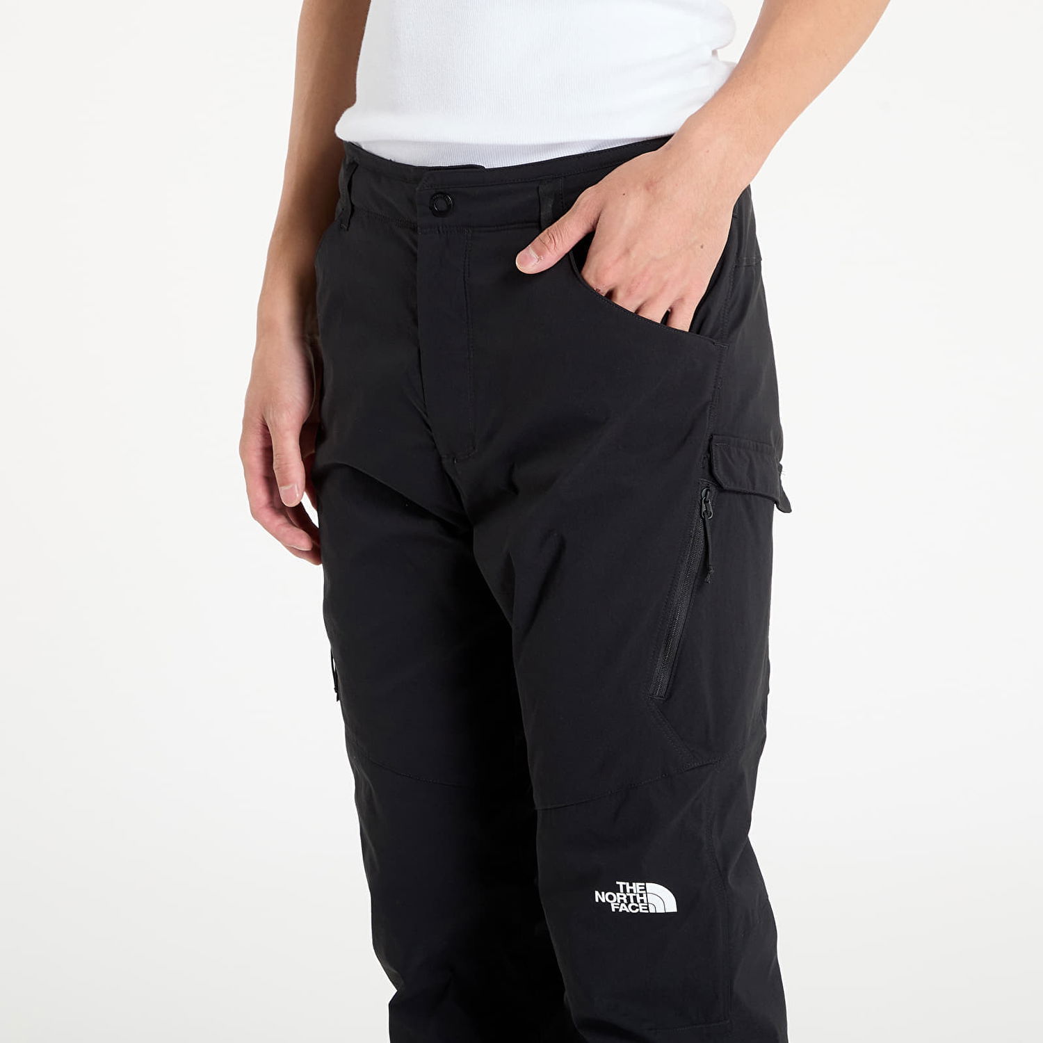 Cargo hlače The North Face Winter Exploration Tapered Cargo Pants Črna | NF0A8EC5JK31, 1