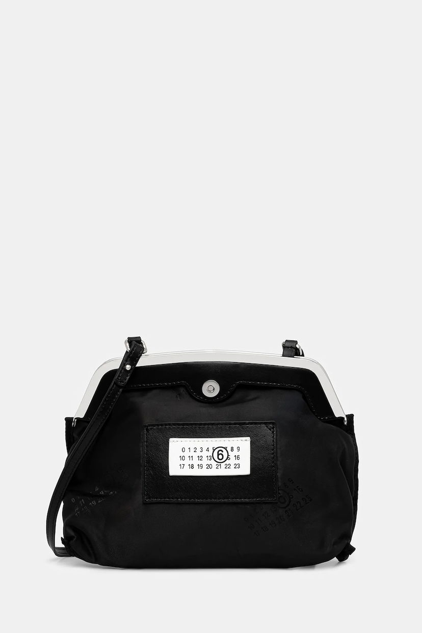 Torba za čez ramo Maison Margiela Small Frame Shoulder Bag with Numeric Patch Detail Črna | SB6WF0008.P8503.HA751