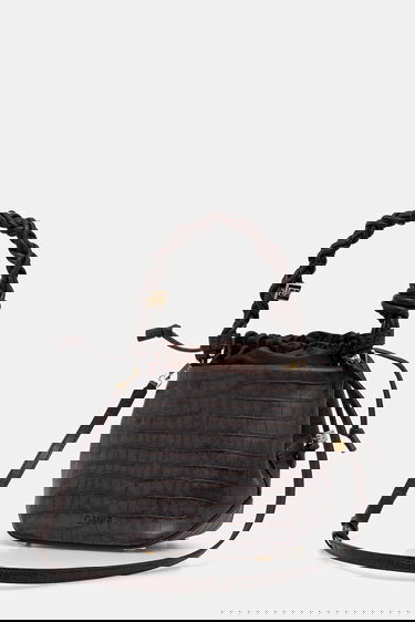 Torbica GANNI Bou Braided Handle Crocodile-Embossed Drawstring Bucket Bag Rjava | A6697, 2