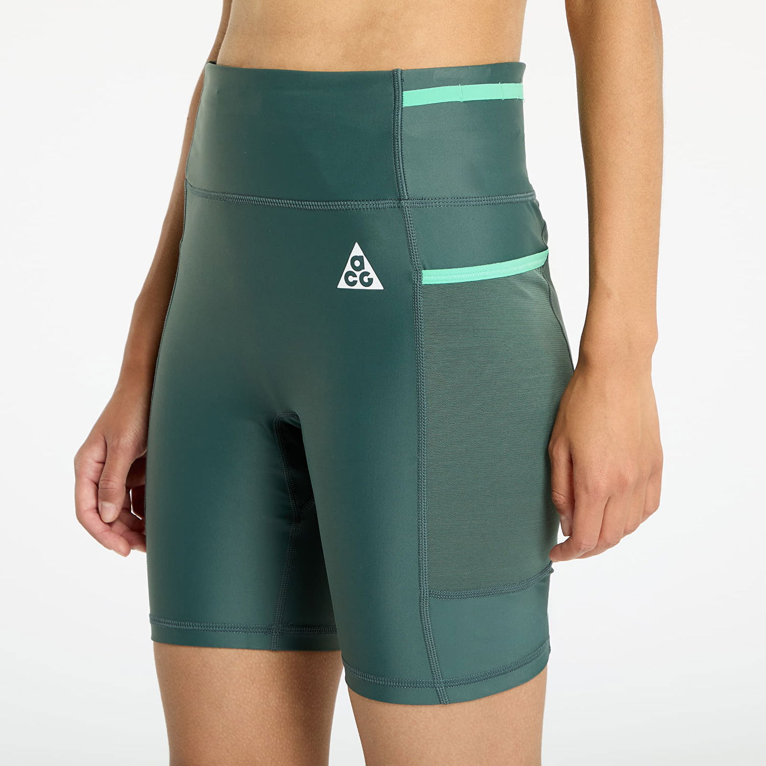 Kratke hlače Nike ACG "White Rapids" Dri-FIT ADV High-Waisted 7-Inch Shorts Vintage Green/ Spring Green/ Summit White Zelena | FQ3066-338, 1