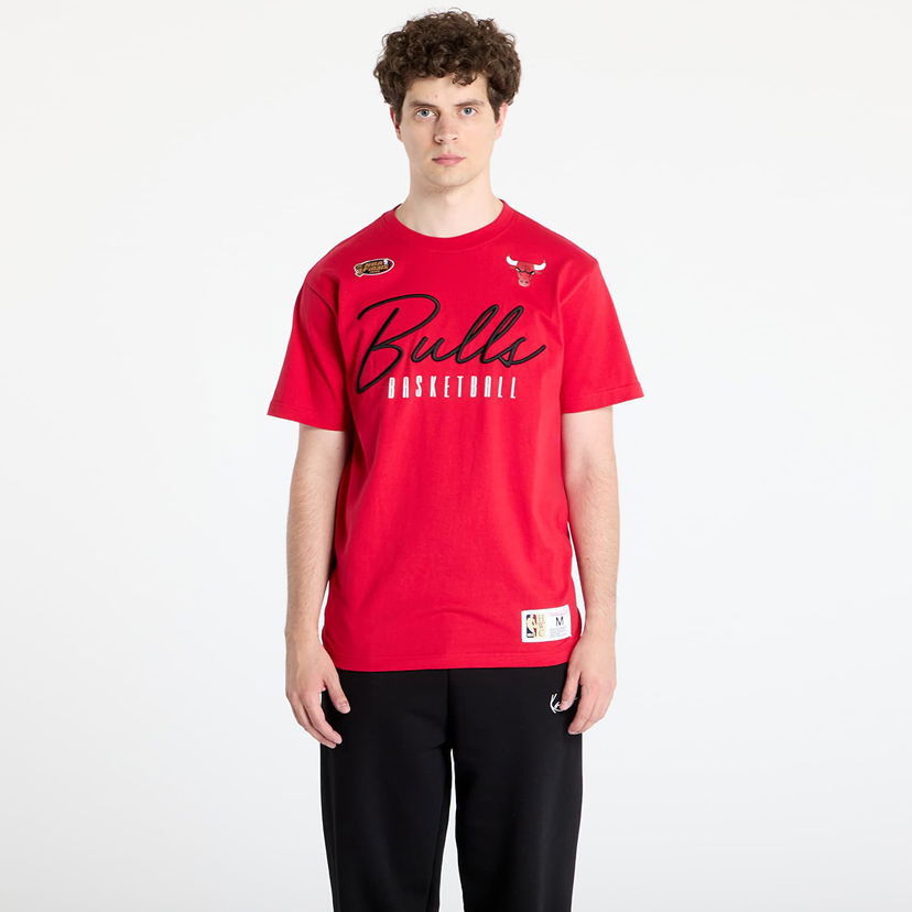 Majica Mitchell & Ness Mitchell & Ness NBA Bulls Training Day Premium Vintage Logo Tee Rdeča | FC9288-CBUSCAR
