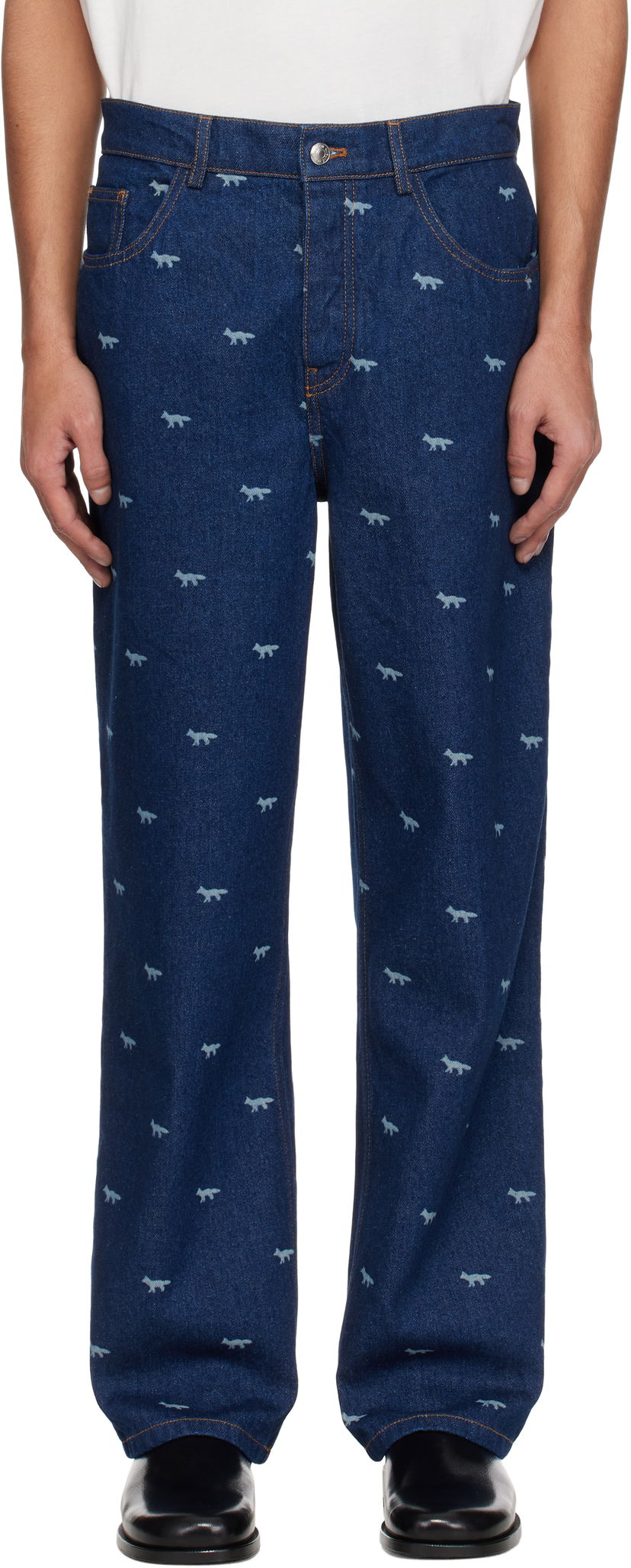 Kavbojke MAISON KITSUNÉ Maison Kitsuné Fox Print Relaxed Jeans Modra | OM01105WD4014