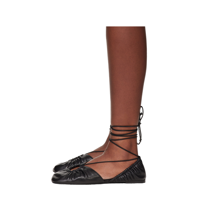 Superge in čevlji LANVIN Lanvin Mesure Lace-Up Leather Ballerina Flats Črna | FW-SAMS0W-NAPA-E25