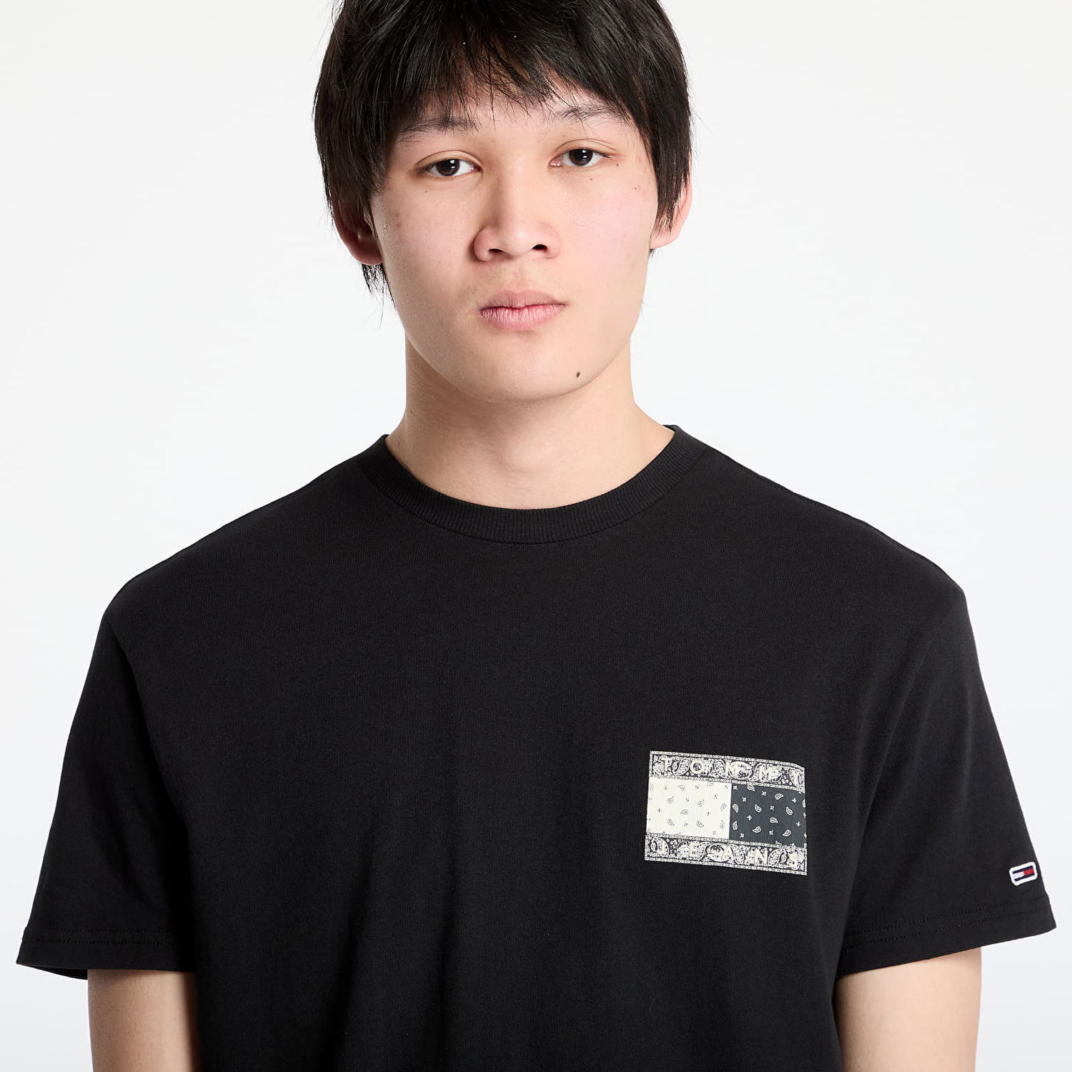 Majica Tommy Hilfiger Tommy Jeans Regular Paisley Flag Tee Črna | DM0DM20774 BDS, 1