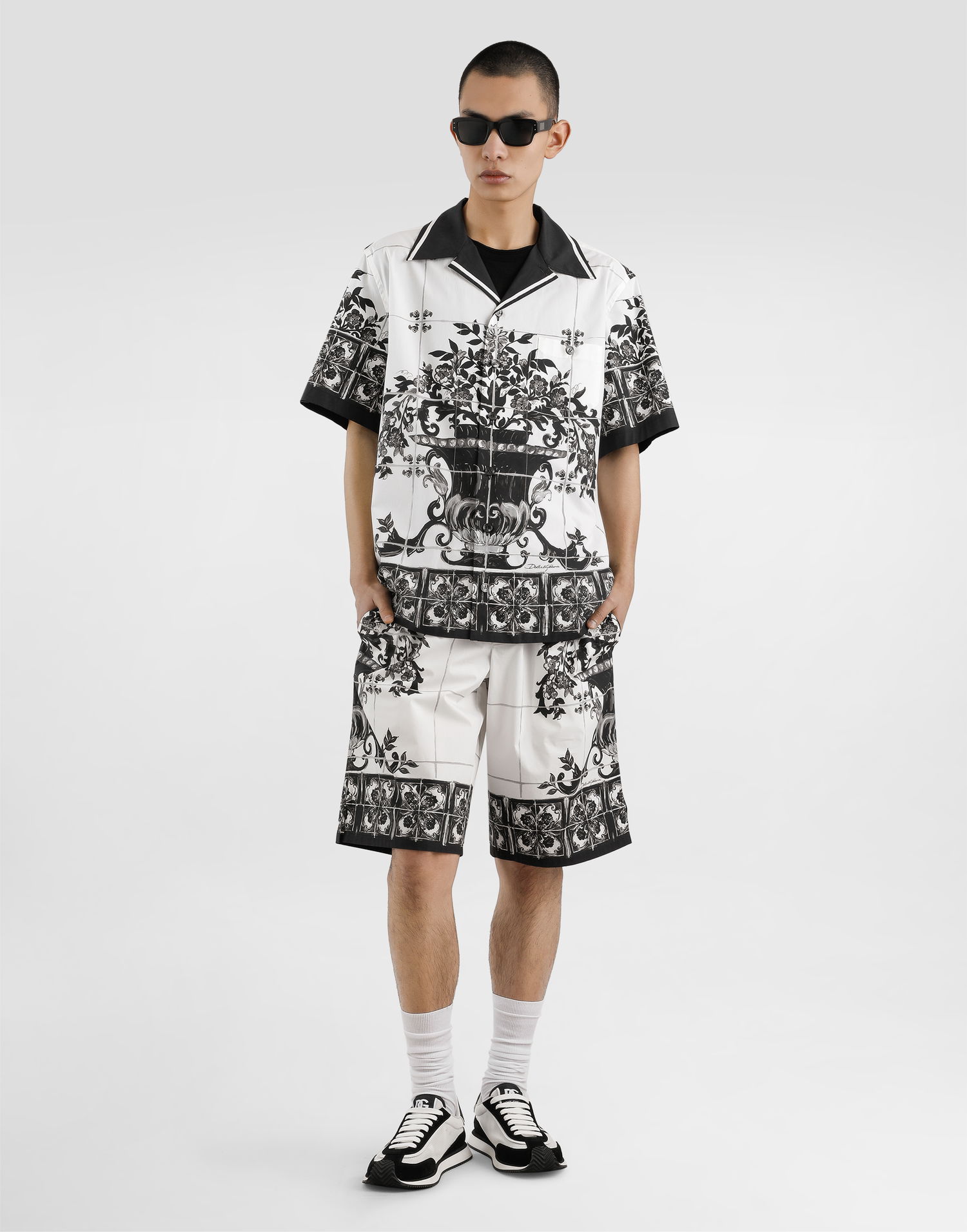 Kratke hlače Dolce & Gabbana Dolce & Gabbana Majolica-Print Poplin Shorts Bela | GV37ATHH5ECI33TN, 1