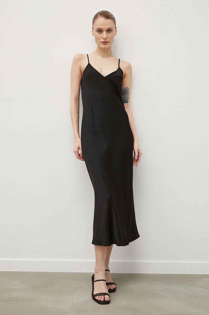 Obleke Samsoe Samsoe Samsoe Samsoe SASHARON Midi Slip Dress Črna | F10000026