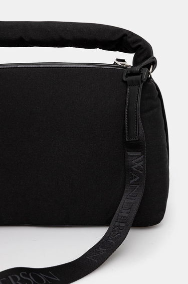 Torba za čez ramo JW Anderson JW Anderson The Jwa Puffy Corner Bag Črna | HB0640.FA0382.999, 2
