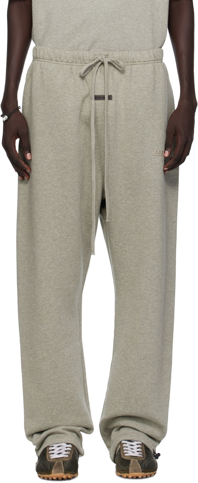 Trenirka Fear of God Fear of God ESSENTIALS Relaxed Fleece Sweatpants Siva | 130SP258225F