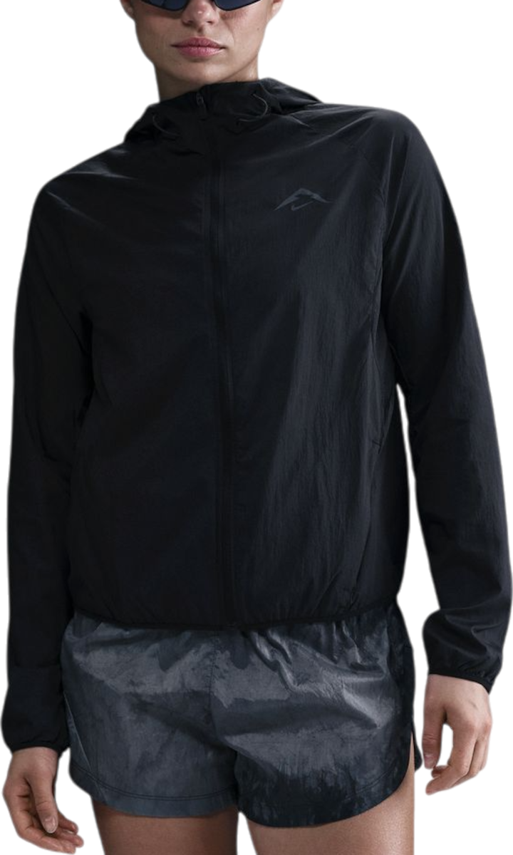 Vetrovka Nike Nike Trail Hooded Jacket Črna | hj2250-010