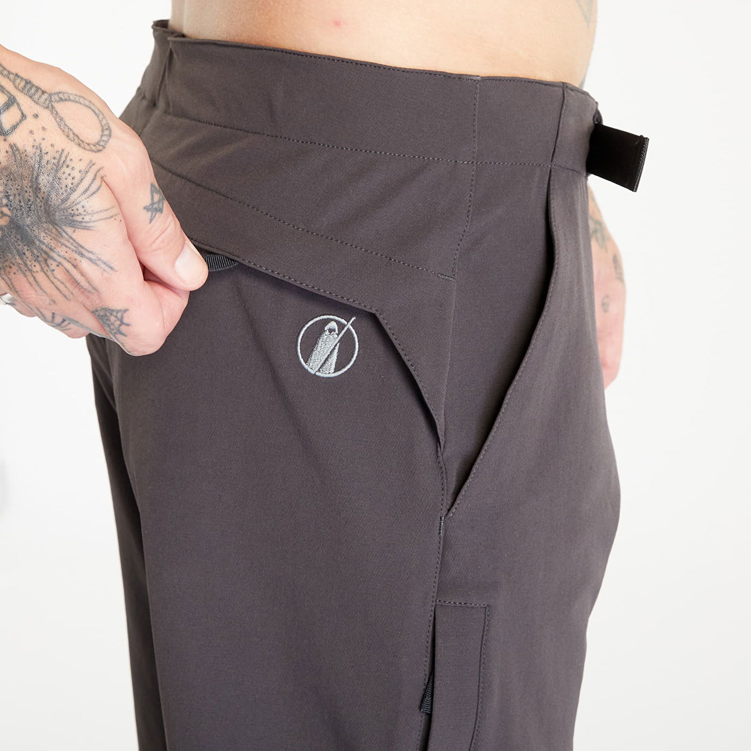 Hlače Tilak Poutnik by Monk Pants Karbon Siva | 10102003, 1