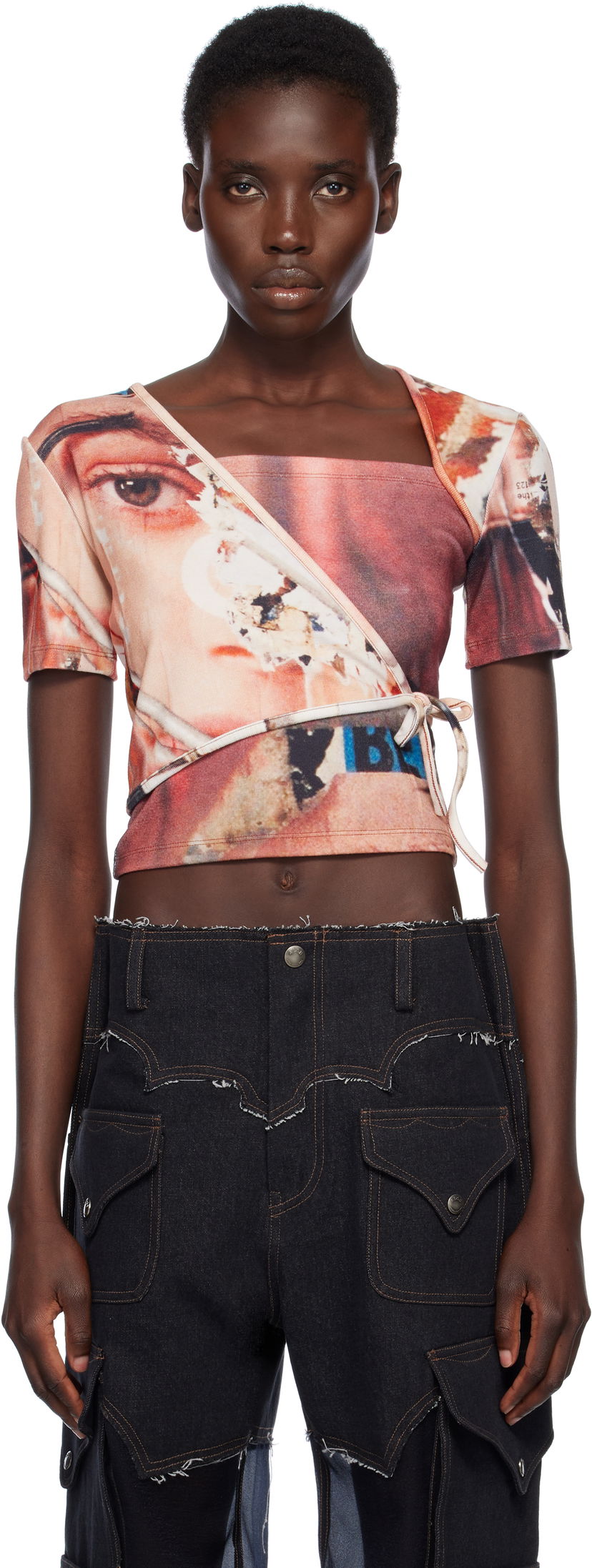 Krop-top Andersson Bell Andersson Bell Collage Printed Wrap T-Shirt Večbarvna | atb1314w