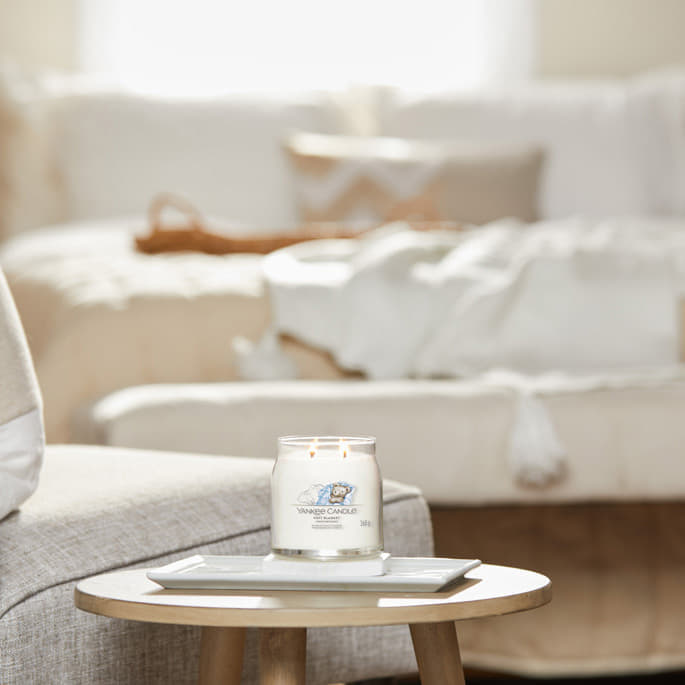 Sveče Yankee Candle Signature Medium Jar Candle Soft Blanket Bela | 40795, 1