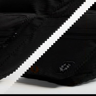 Nahrbtnik Fred Perry Fred Perry Nylon Badge Backpack Črna | L1192 102, 4