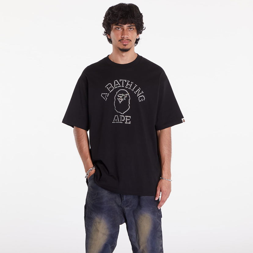 Majica BAPE A BATHING APE Rhinestone College Relaxed Fit Tee Črna | 001CSK301307MBLK